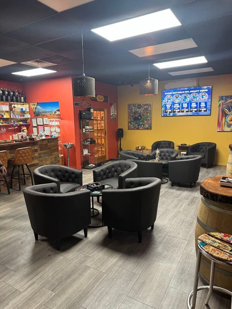 United Tobacco Store gallery image 1